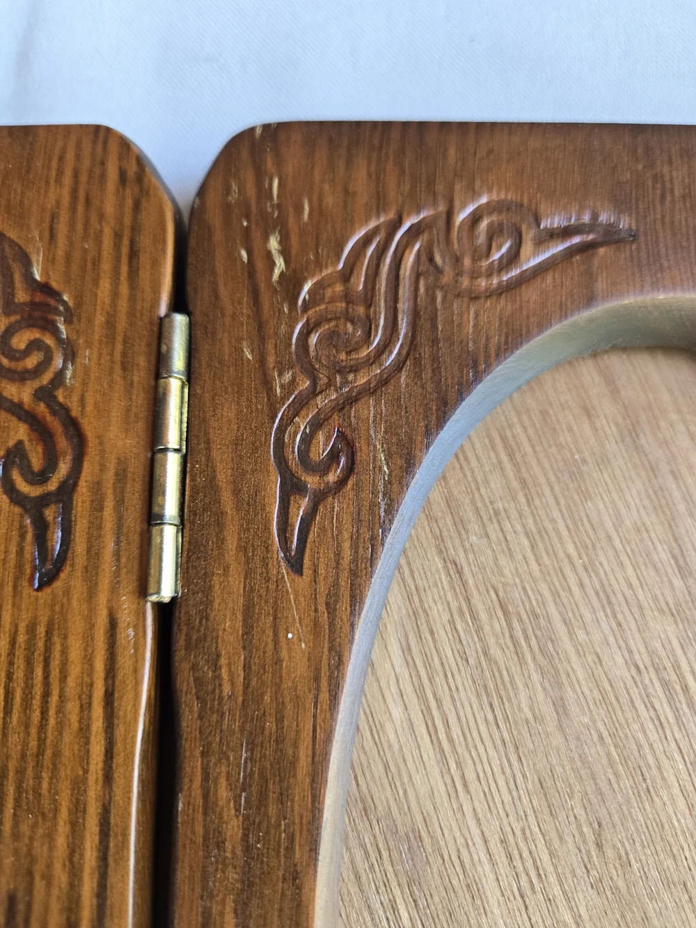 Double Hinged Wooden Photo Frame - Oval Openings - Vintage